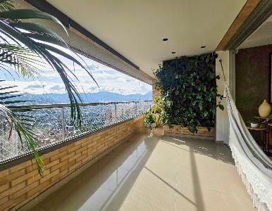 Apartamento de 3 alcobas en venta en Las Santas, Medellín, 156 m² · foto 4 de 12