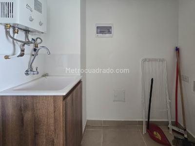 Apartamento de 2 alcobas en venta en Tres Esquinas, Sabaneta, 69 m² · foto 12 de 16