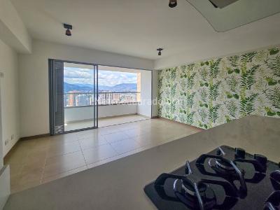 Apartamento de 2 alcobas en venta en Tres Esquinas, Sabaneta, 69 m² · foto 2 de 16