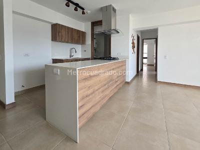 Apartamento de 2 alcobas en venta en Tres Esquinas, Sabaneta, 69 m² · foto 3 de 16