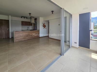 Apartamento de 2 alcobas en venta en Tres Esquinas, Sabaneta, 69 m² · foto 5 de 16