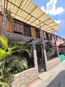 Casa de 5 alcobas en venta en Valle Grande, Cali, 100 m² · foto 2 de 9