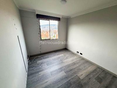 Apartamento de 3 alcobas en venta en La Castellana, Medellín, 120 m² · foto 9 de 14