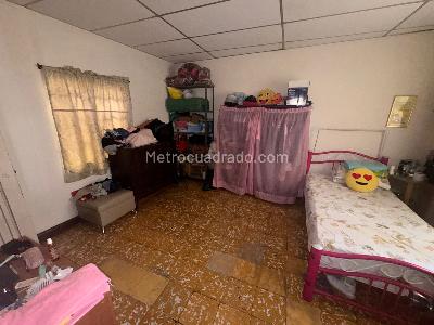 Casa de 5 alcobas en venta en La Esmeralda, Cali, 227 m² · foto 7 de 20