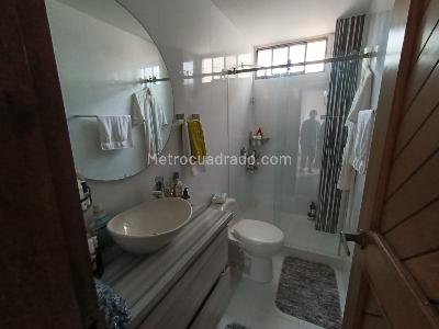 Apartamento de 2 alcobas en venta en Altos De Riomar, Barranquilla, 70 m² · foto 4 de 8