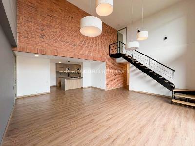 Apartamento de 3 alcobas en venta en Los Balsos 1, Medellín, 200 m² · foto 2 de 14