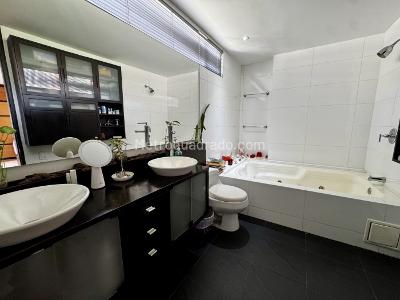 Apartamento de 3 alcobas en arriendo en La Concha, Medellín, 156 m² · foto 3 de 20