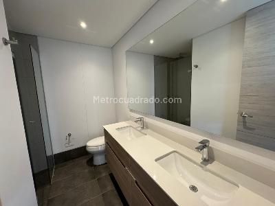 Apartamento de 1 alcoba en arriendo en Linares, Medellín, 62 m² · foto 3 de 16
