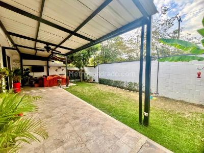 Casa de 3 alcobas en venta en El Castillo, Cali, 229 m² · foto 16 de 20