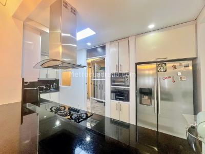 Casa de 3 alcobas en venta en El Castillo, Cali, 229 m² · foto 5 de 20