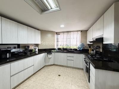 Apartamento de 4 alcobas en venta en Normandia, Cali, 300 m² · foto 8 de 20