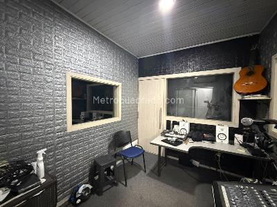 Casa de 4 alcobas en venta en La Merced, Cali, 290 m² · foto 2 de 9
