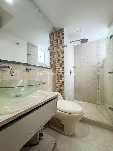Apartamento de 2 alcobas en venta en Loma De Los Bernal, Medellín, 82 m² · foto 14 de 19