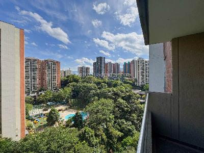 Apartamento de 2 alcobas en venta en Loma De Los Bernal, Medellín, 82 m² · foto 16 de 19