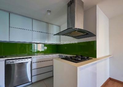 Apartamento de 2 alcobas en venta en Loma De Los Bernal, Medellín, 82 m² · foto 8 de 19