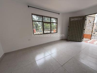Casa de 5 alcobas en venta en Santo Domingo, Cali, 237 m² · foto 3 de 20