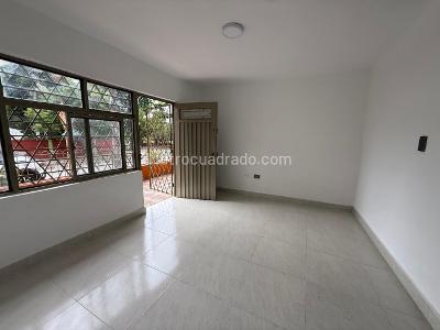 Casa de 5 alcobas en venta en Santo Domingo, Cali, 237 m² · foto 13 de 20