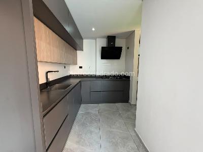 Apartamento de 3 alcobas en venta en Laureles, Medellín, 130 m² · foto 6 de 17