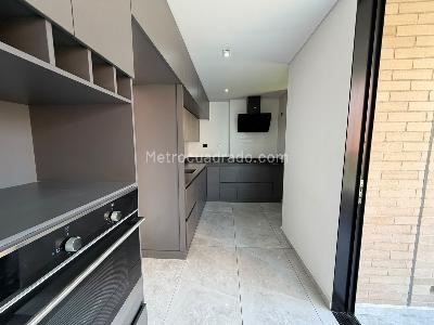 Apartamento de 3 alcobas en venta en Laureles, Medellín, 130 m² · foto 7 de 17