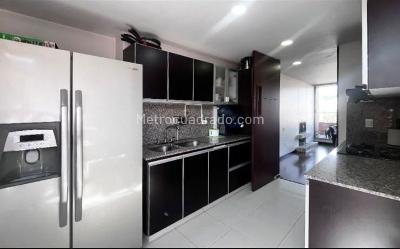Apartamento en venta en Mazuren, Bogotá · foto 4 de 20