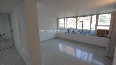 Apartamento de 2 alcobas en venta en Tejares De San Fernando, Cali, 120 m² · foto 2 de 16