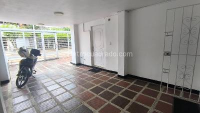 Casa de 4 alcobas en venta en Santa Anita, Cali, 300 m² · foto 2 de 18