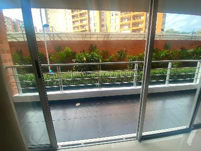 Apartamento en venta en Ciudad Jardin, Cali · foto 4 de 14
