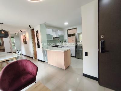Apartamento de 2 alcobas en venta en Altos Del Poblado, Medellín, 69 m² · foto 2 de 20