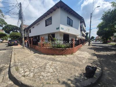 Casa de 5 alcobas en venta en Napoles, Cali, 365 m² · foto 1 de 20