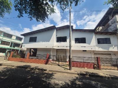 Casa de 5 alcobas en venta en Napoles, Cali, 365 m² · foto 2 de 20