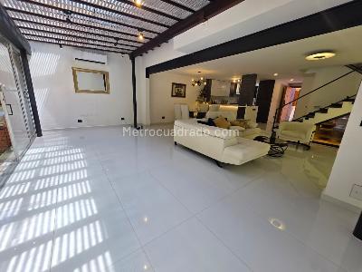 Casa de 3 alcobas en venta en San Lucas, Medellín, 229 m² · foto 18 de 20