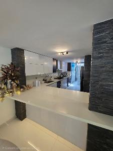 Casa de 3 alcobas en venta en San Lucas, Medellín, 229 m² · foto 2 de 20