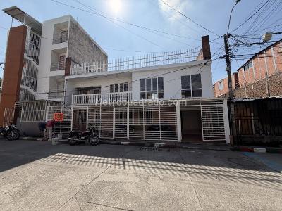 Casa de 5 alcobas en venta en Antonio Nariño, Cali, 210 m² · foto 1 de 18