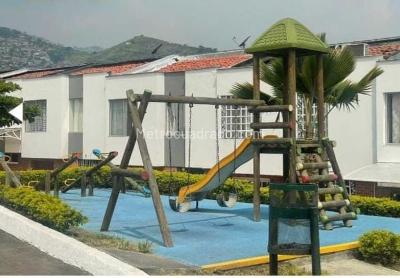Casa de 3 alcobas en venta en La Campiña, Cali, 390 m² · foto 3 de 20