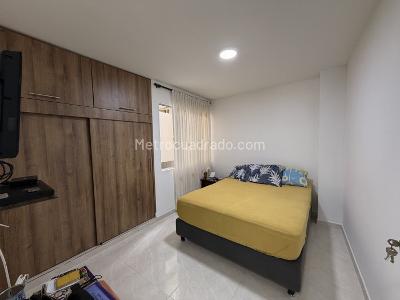Apartamento de 2 alcobas en venta en Champagnat, Cali, 68 m² · foto 3 de 9