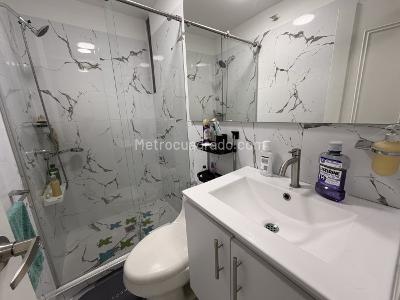 Apartamento de 2 alcobas en venta en Champagnat, Cali, 68 m² · foto 4 de 9