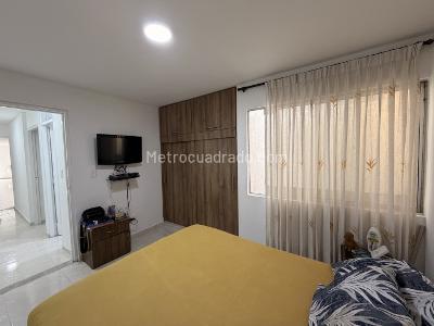 Apartamento de 2 alcobas en venta en Champagnat, Cali, 68 m² · foto 7 de 9