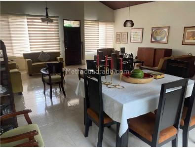 Casa de 4 alcobas en venta en La Flora, Cali, 317 m² · foto 2 de 19