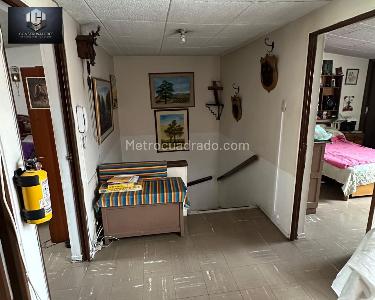 Casa de 3 alcobas en venta en Los Andes, Bogotá, 175 m² · foto 2 de 15