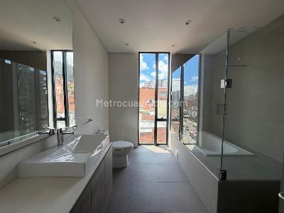 Apartamento de 3 alcobas en venta en El Retiro El Nogal, Bogotá, 210 m² · foto 5 de 12