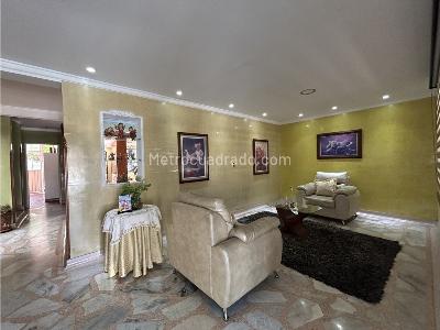 Casa de 5 alcobas en venta en La Victoria, Bucaramanga, 490 m² · foto 3 de 20