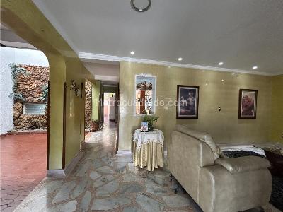 Casa de 5 alcobas en venta en La Victoria, Bucaramanga, 490 m² · foto 6 de 20