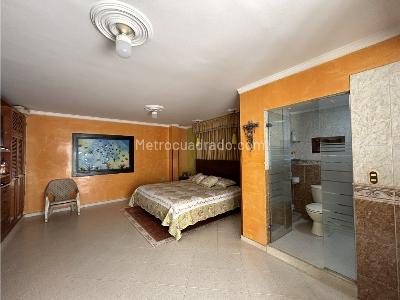 Casa de 5 alcobas en venta en La Victoria, Bucaramanga, 490 m² · foto 9 de 20