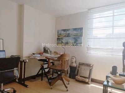 Apartamento de 3 alcobas en venta en Loma De Los Bernal, Medellín, 86 m² · foto 12 de 20