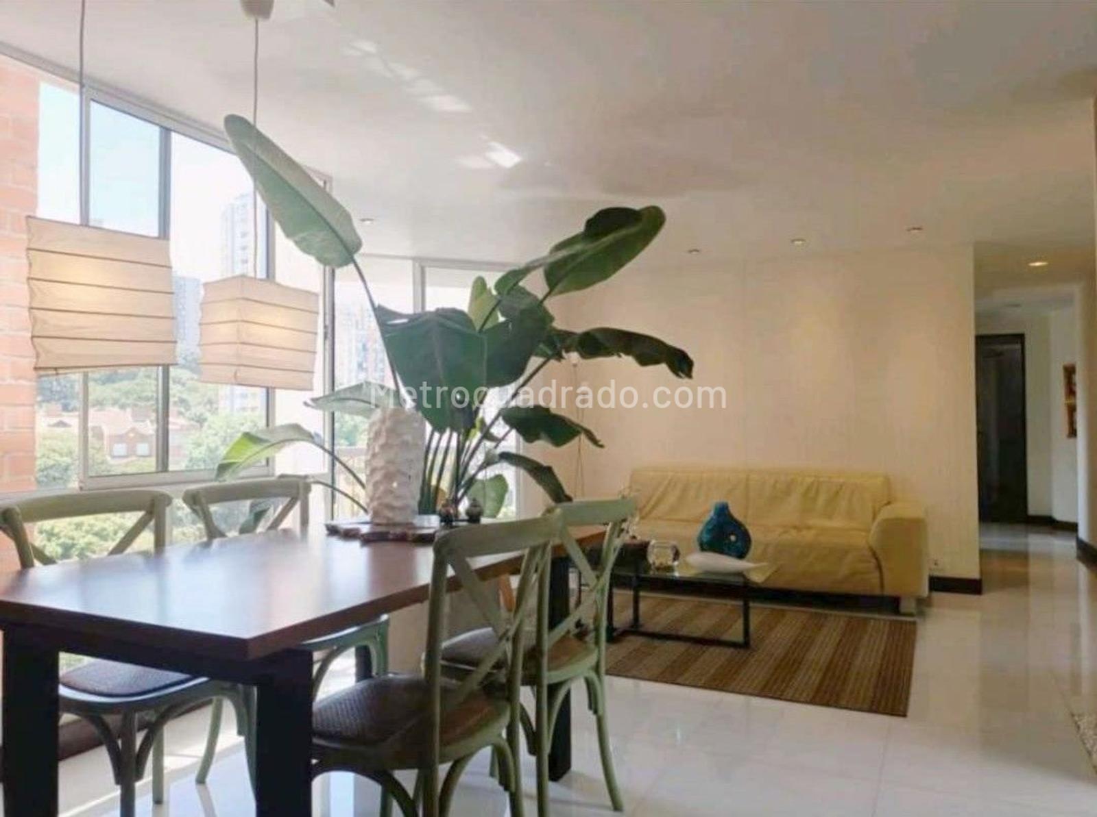 Apartamento de 3 habitaciones en venta en Loma de los Bernal, Medellín — imagen 1 de 20