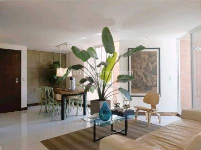 Apartamento de 3 alcobas en venta en Loma De Los Bernal, Medellín, 86 m² · foto 3 de 20