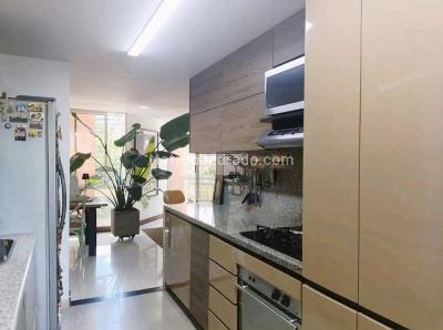 Apartamento de 3 alcobas en venta en Loma De Los Bernal, Medellín, 86 m² · foto 8 de 20