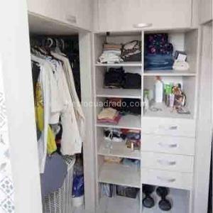Apartamento en venta en Loma De Los Bernal, Medellín · foto 15 de 20
