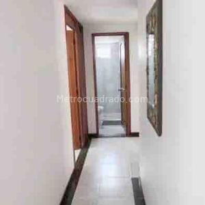 Apartamento en venta en Loma De Los Bernal, Medellín · foto 8 de 20