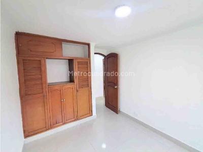 Apartamento de 3 alcobas en venta en Laureles, Medellín, 100 m² · foto 16 de 20